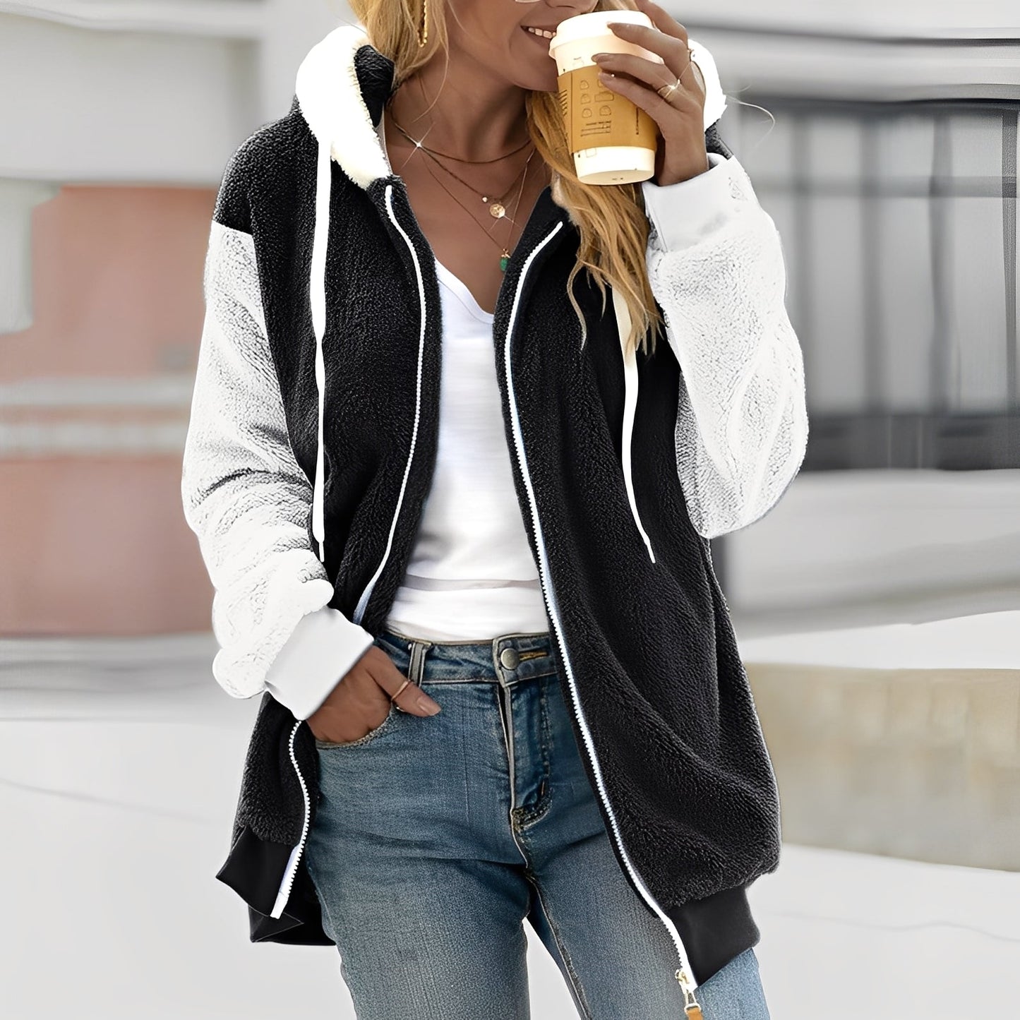 Rheanna - Lämmin fleecetakki hupulla naisille