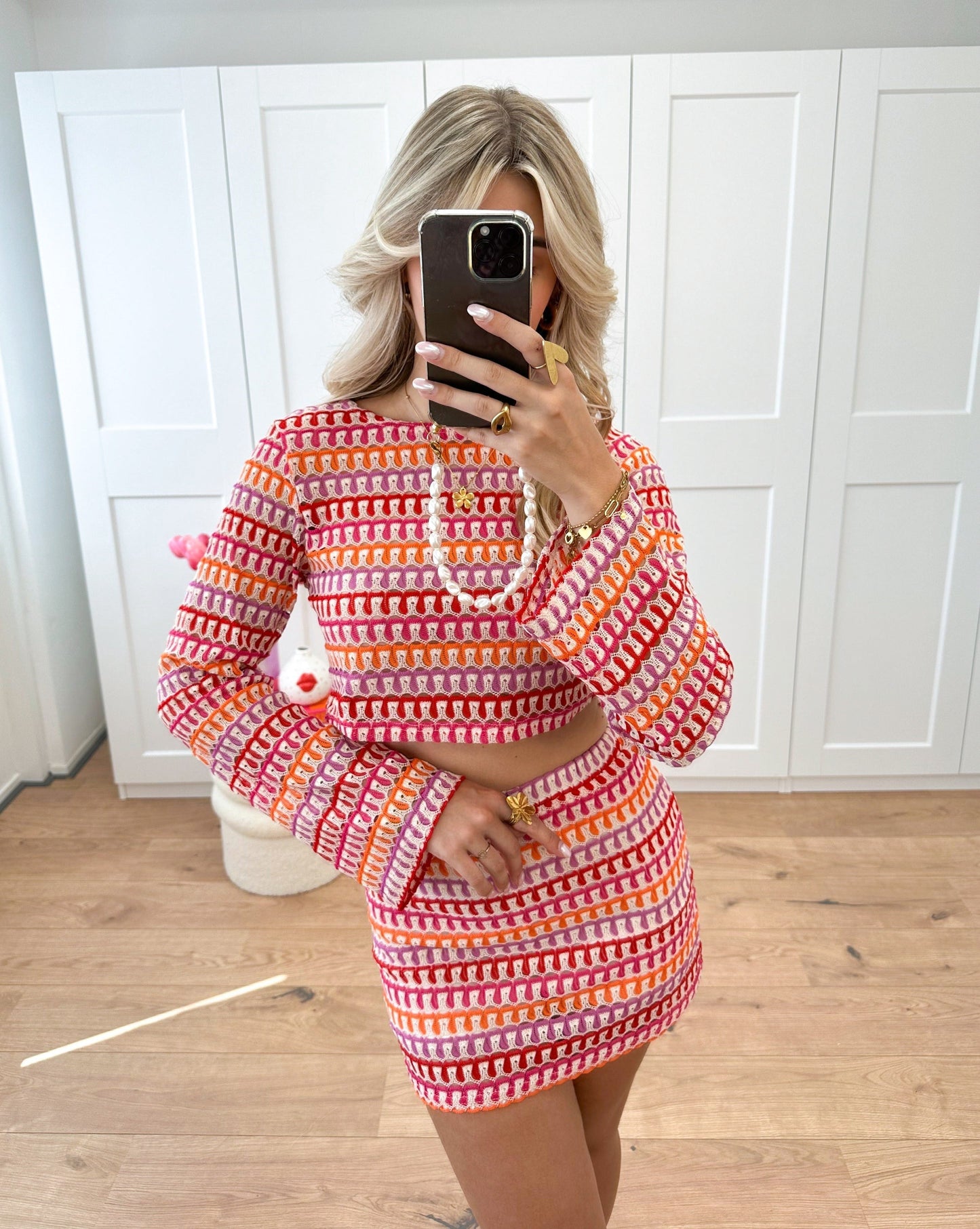 Giada – Yhdistelmä Crop Top ja Minihame