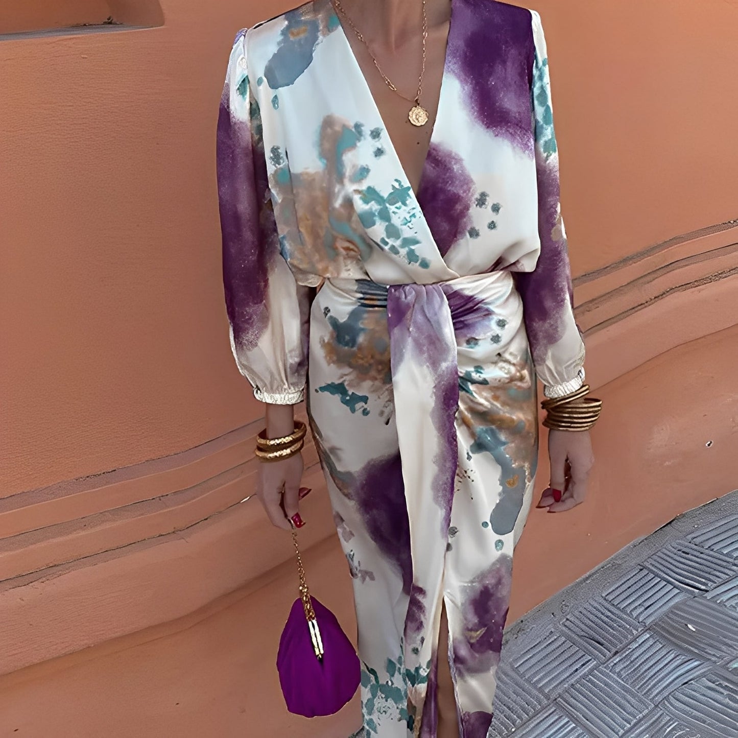 Éva - Tyylikäs V-kaula-aukkoinen mekko naisille