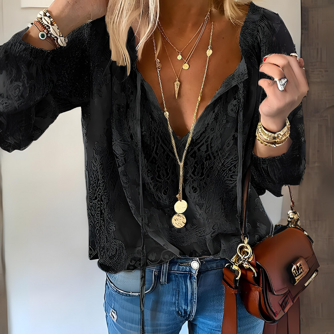 Noemi – Boho-pusero V-kaula-aukolla