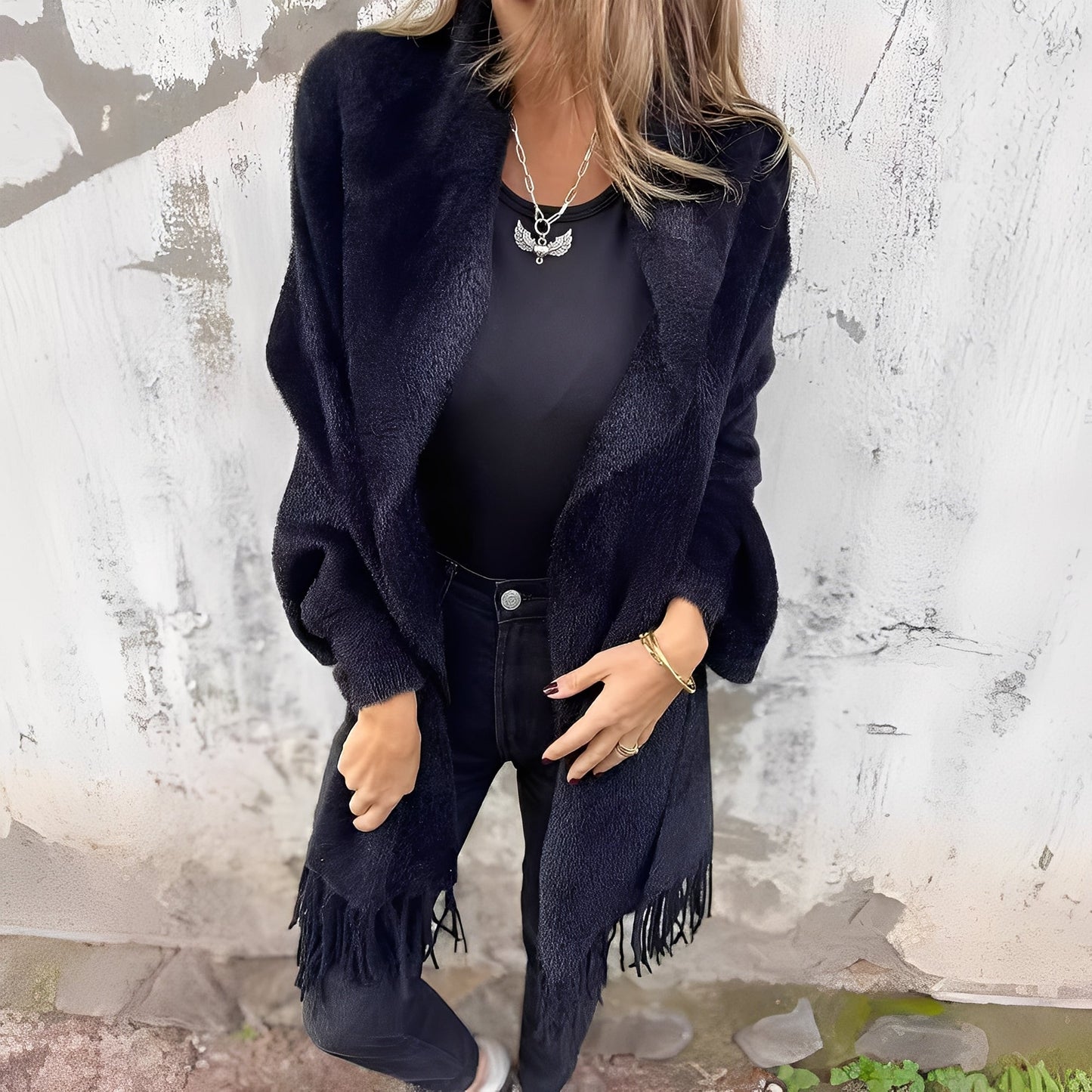 Bethney - Tyylikäs, väljästi neulottu takki naisille