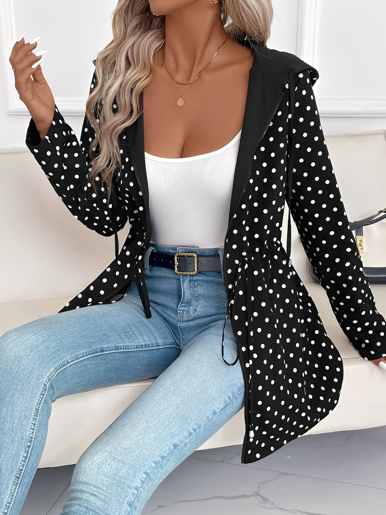 Jennelle - Tyylikäs käännettävä takki hupulla naisille