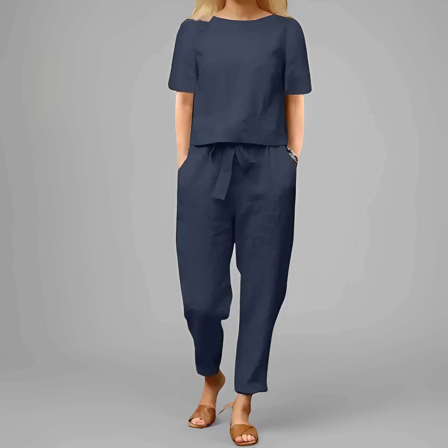 Andréana - Tyylikäs asu naisten haalarilla