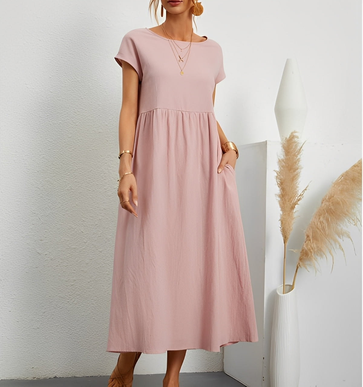 Caroline – Tyylikäs mekko