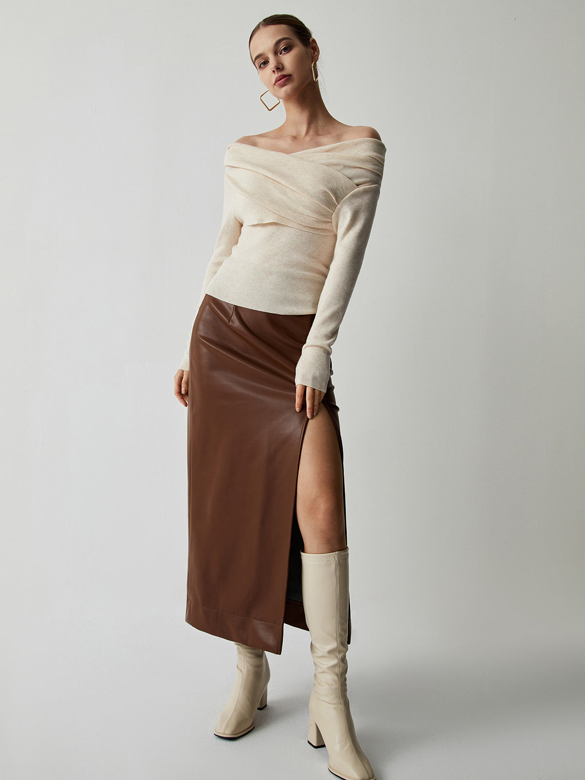 Yasmin – Olkaimeton neulepaita