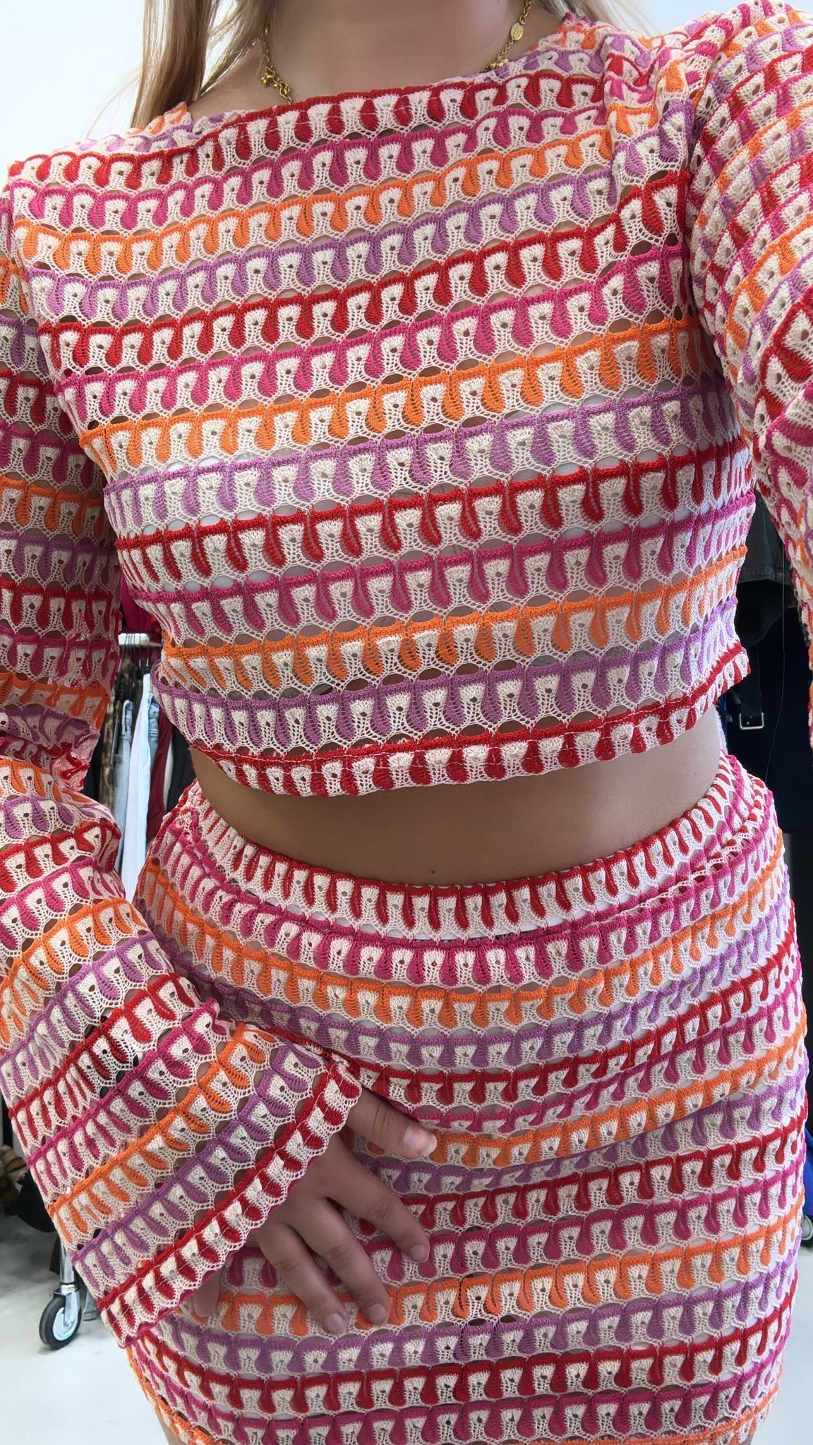 Giada – Yhdistelmä Crop Top ja Minihame