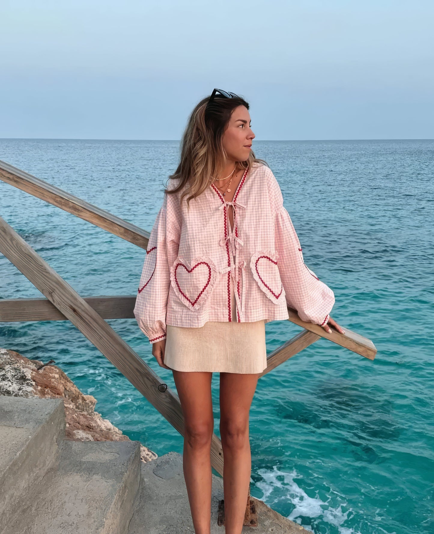 Claudia – Ruudullinen Pusero Solmulla