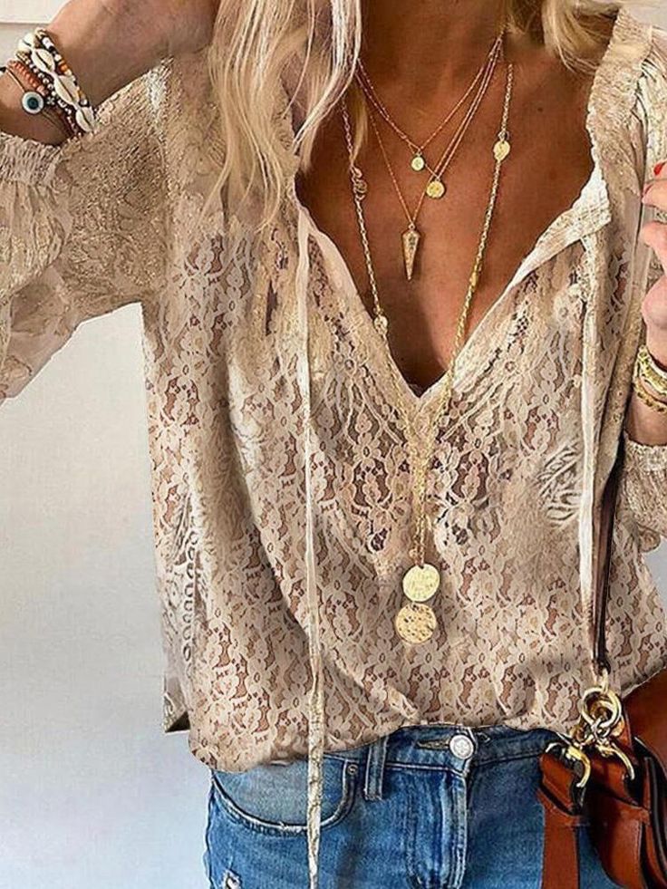 Noemi – Boho-pusero V-kaula-aukolla