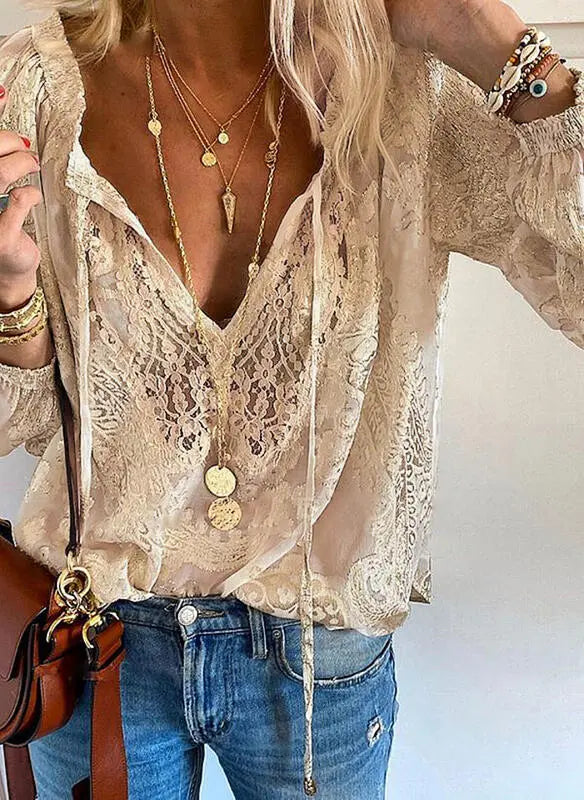 Noemi – Boho-pusero V-kaula-aukolla