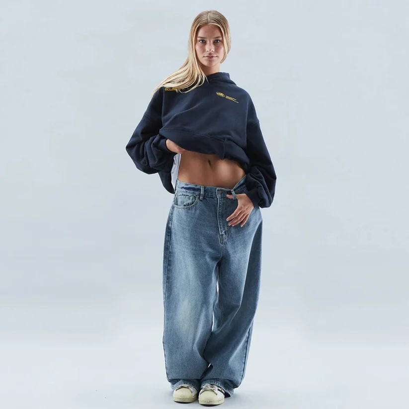 Rakkaudella – Unisex Collegepaita