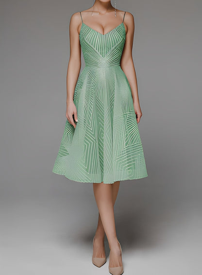 Anabelle - Elegantti, hihaton mekko olkaimilla naisille