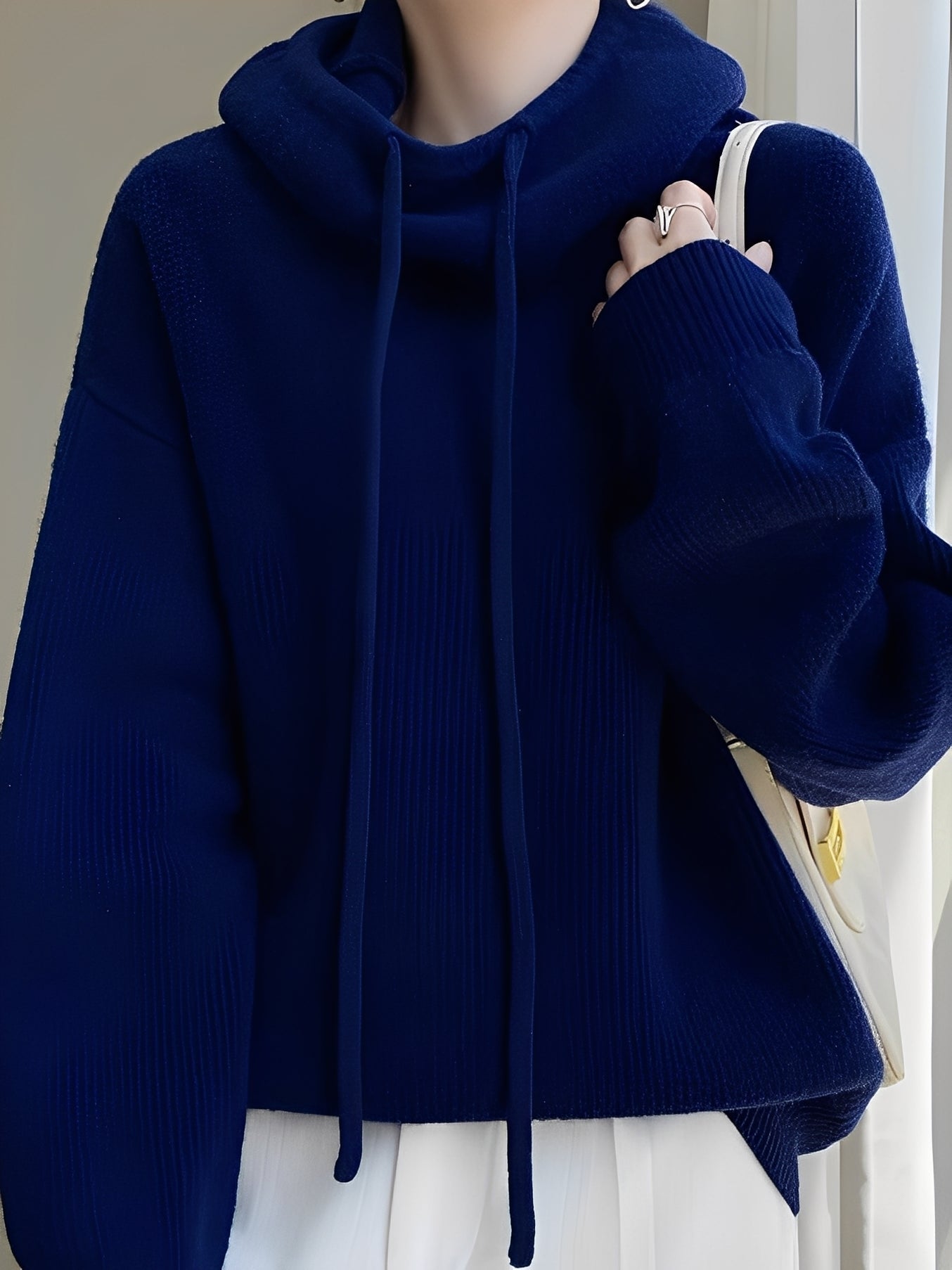 Mercia - Nykyaikainen huppari hupulla naisille