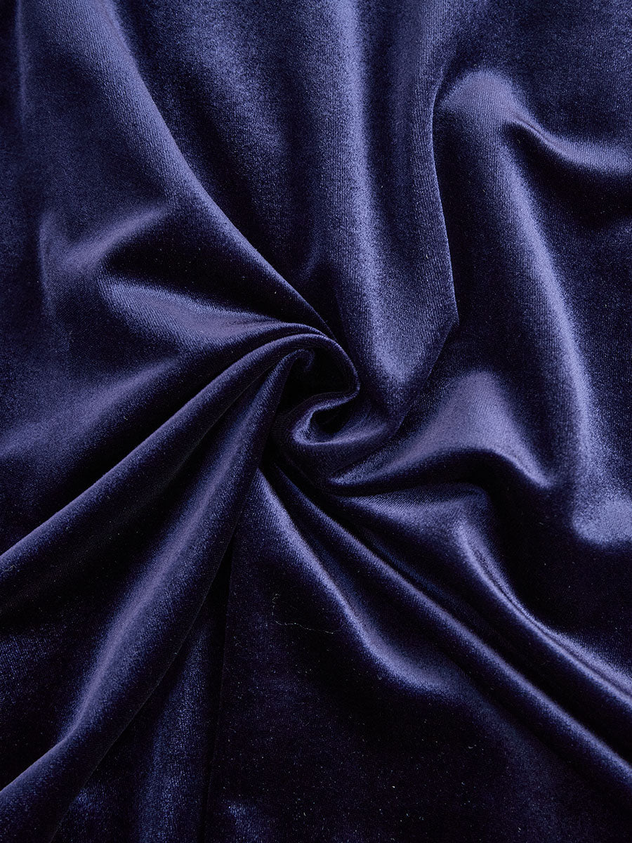 Brianna – Tyylikäs Samettinen Midi-mekko