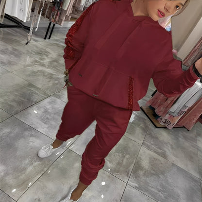 Tiffany - Tyylikäs setti hupparista ja housuista naisille