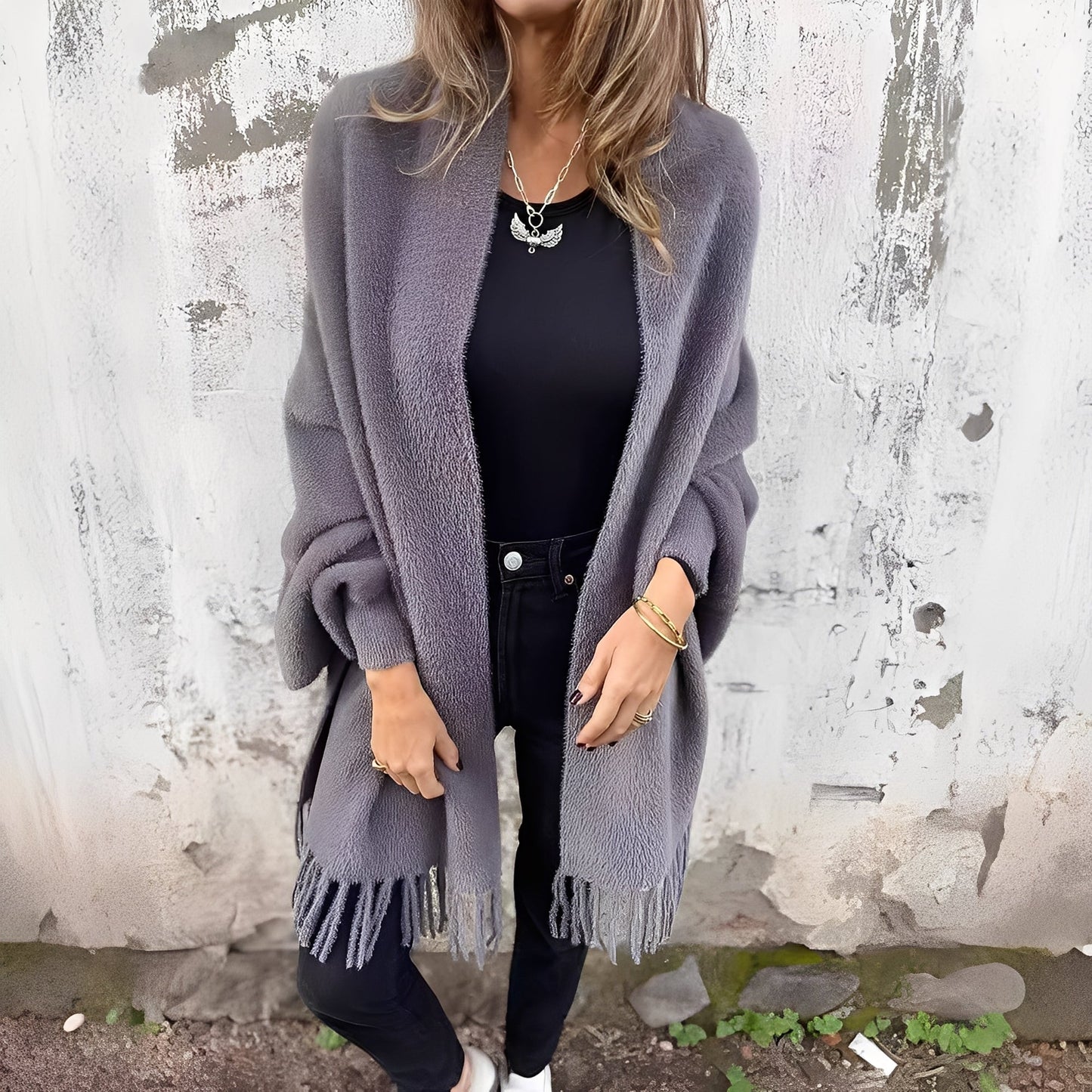 Bethney - Tyylikäs, väljästi neulottu takki naisille