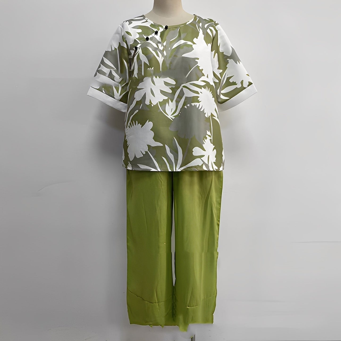 Hyasintti - Paita ja housut elegantit naisille määrittää