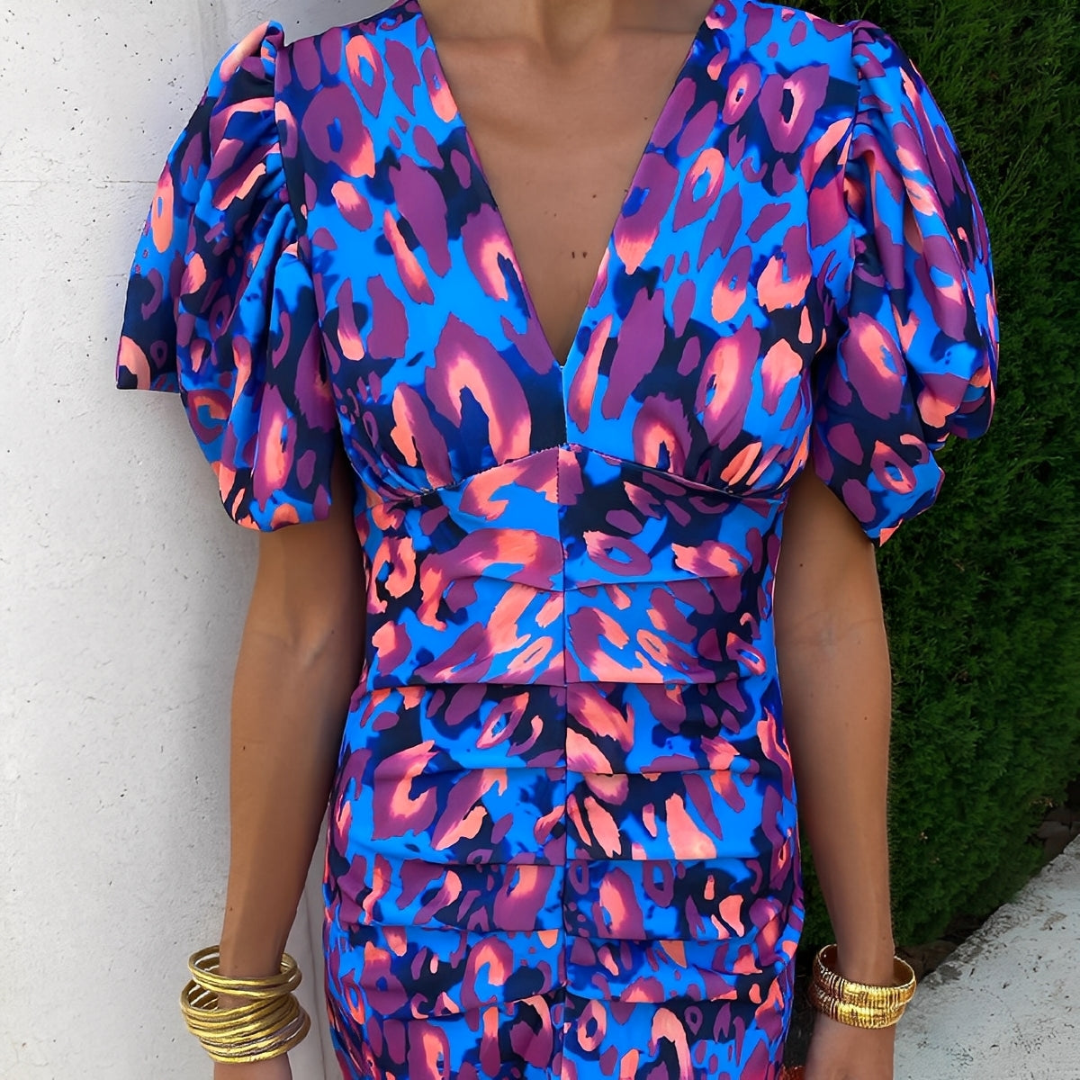 Gaëlle - Värikäs mekko pliseeratuilla hihoilla naisille