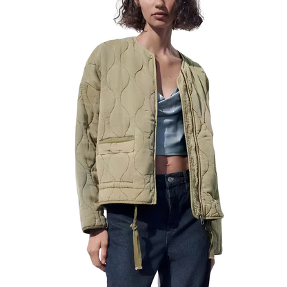 Chloe - Tyylikäs, vapaasti leikattu tikkitakki naisille