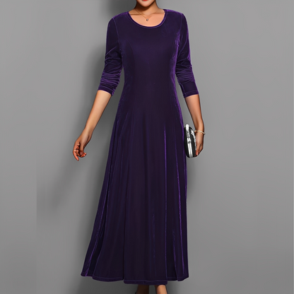 Mathilde - Pukeutunut pitkähihainen mekko naisille