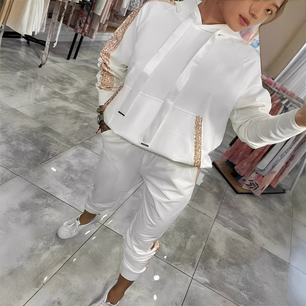 Tiffany - Tyylikäs setti hupparista ja housuista naisille