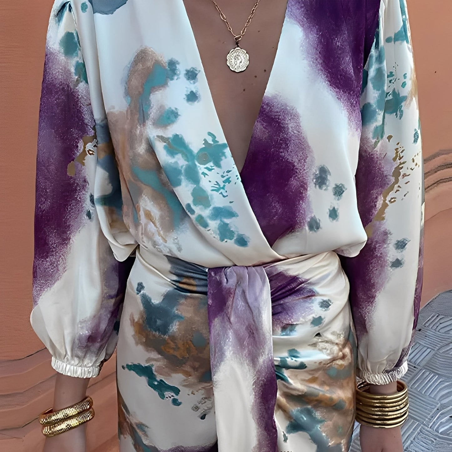 Éva - Tyylikäs V-kaula-aukkoinen mekko naisille