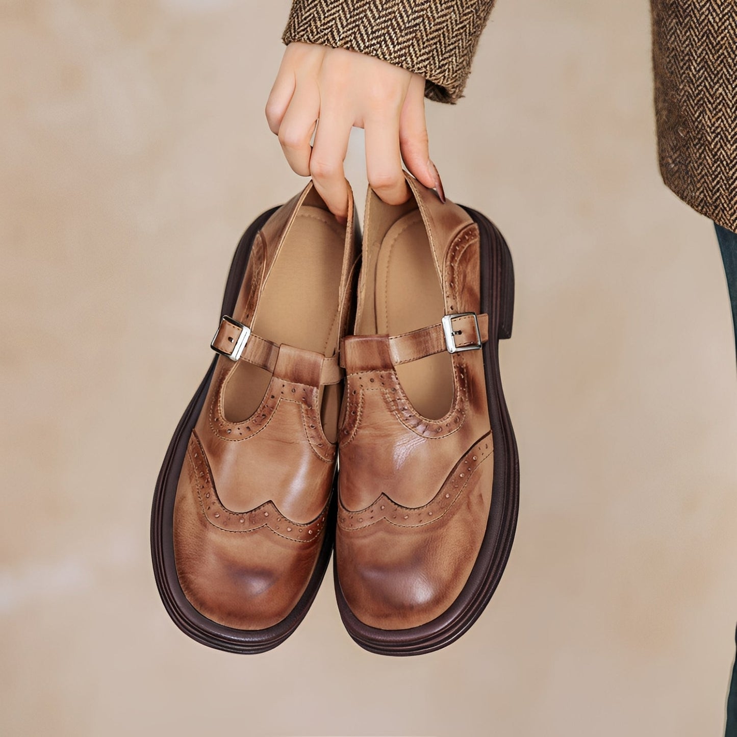 Erika - Retro-kengät paksusta nahasta naisille