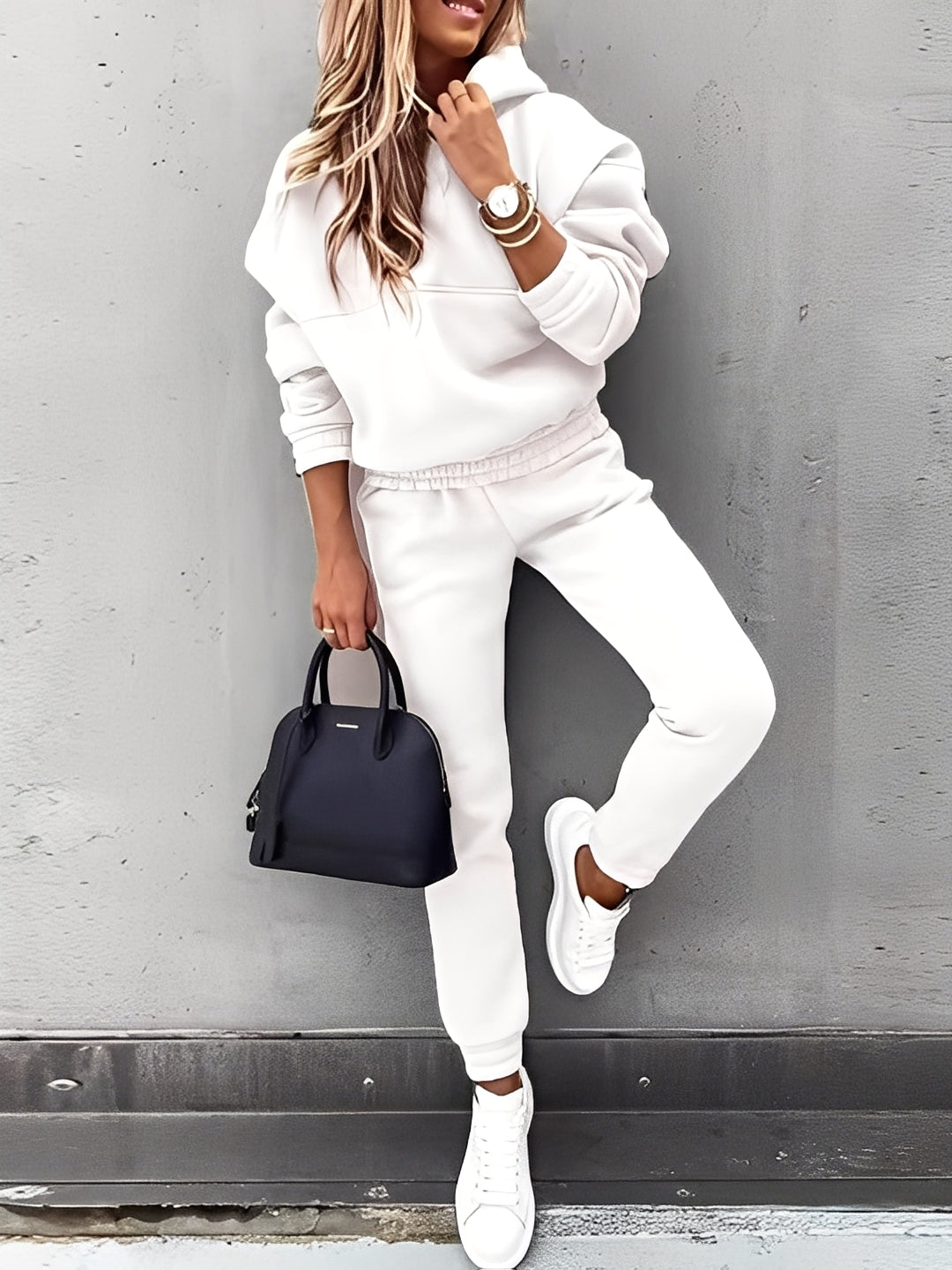 Dianna - Tyylikäs verryttelyasu hupulla naisille