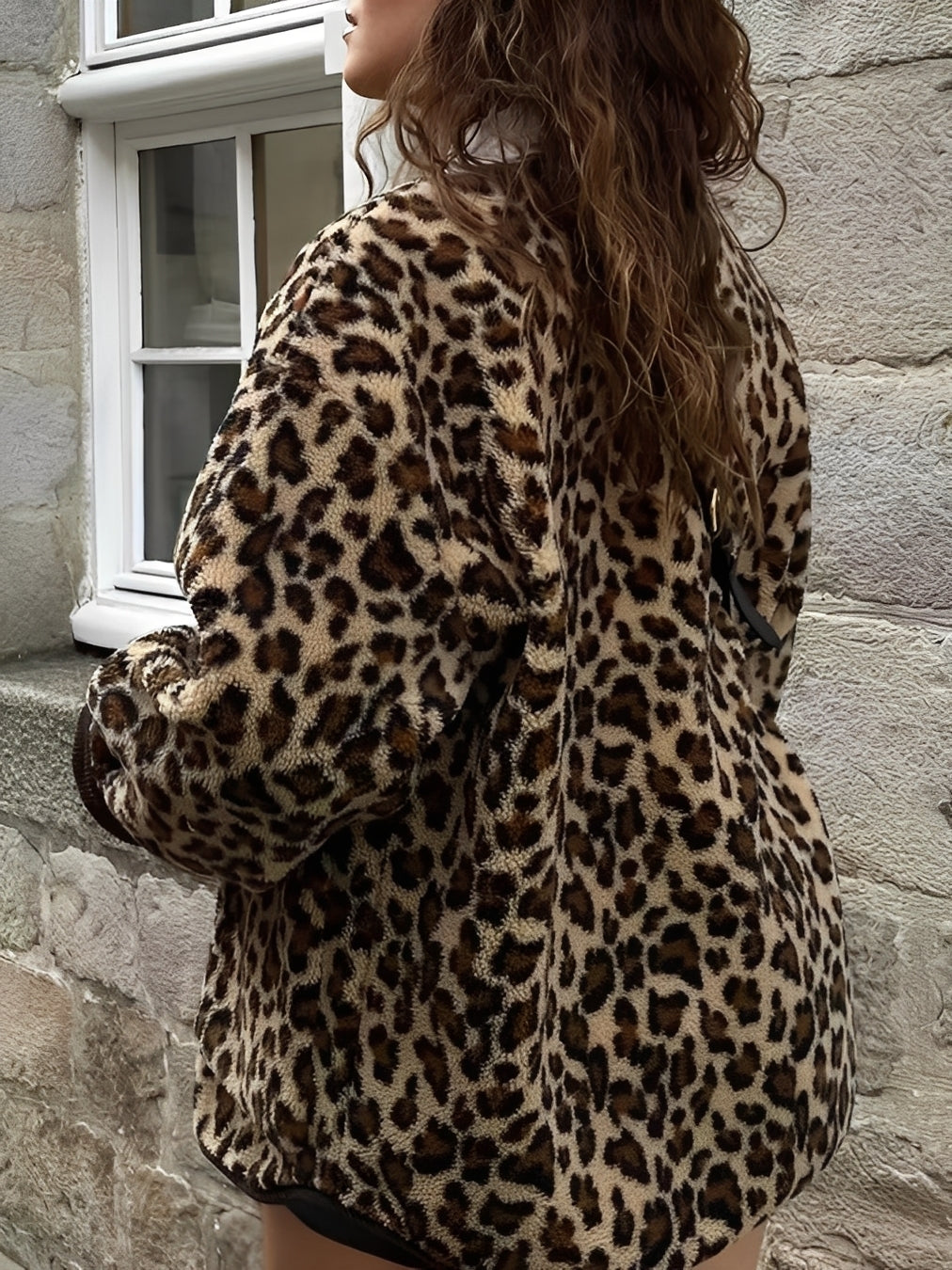 Emelia - Tyylikäs, ylisuurikokoinen, lämmin takki naisille