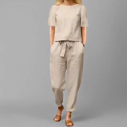 Andréana - Tyylikäs asu naisten haalarilla