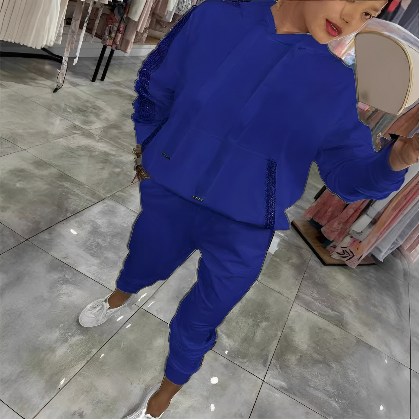 Tiffany - Tyylikäs setti hupparista ja housuista naisille