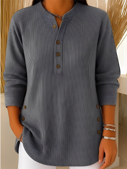 Jocelyn - Rento neulepusero nappien kanssa naisille