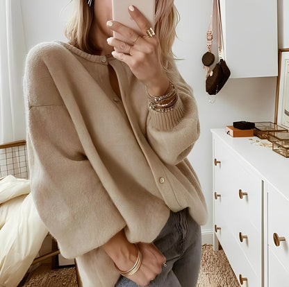 Mildred - Lämmin ylisuurikokoinen neuletakki naisille