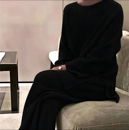 Christine - Rento neulottu villapaita- ja housut-setti naisille