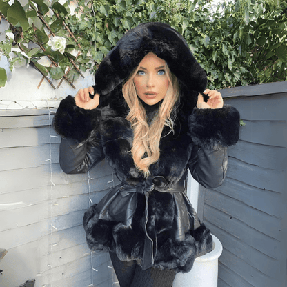 Madalyn - Elegantti turkistakki hupulla naisille