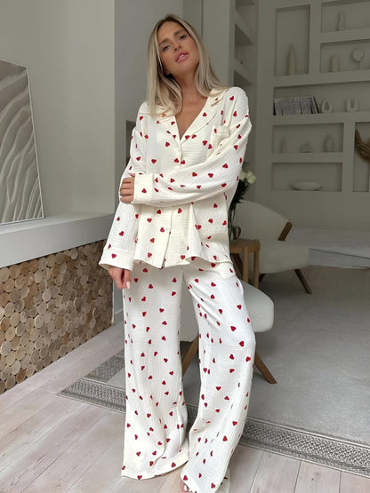 Lola – Tyylikäs pyjama sydänkuviolla